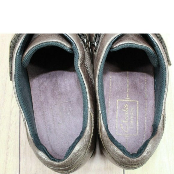 Clarks Brown Leather Slip On Hook & Loop Flat Loafer Shoes Size 7 Medium - Picture 7 of 9